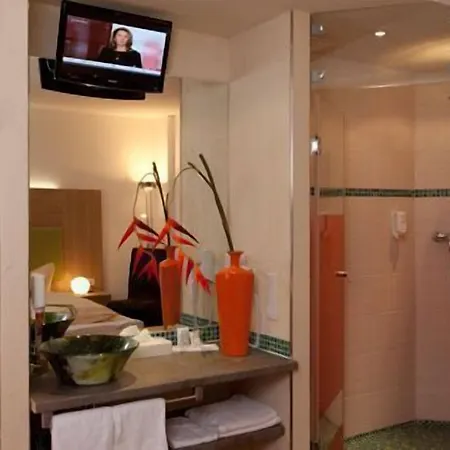 Aviva By Apolonia Hotel 3*