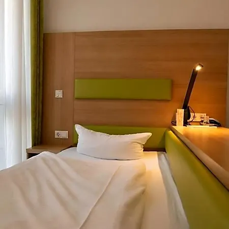 Aviva By Apolonia Hotel 3*
