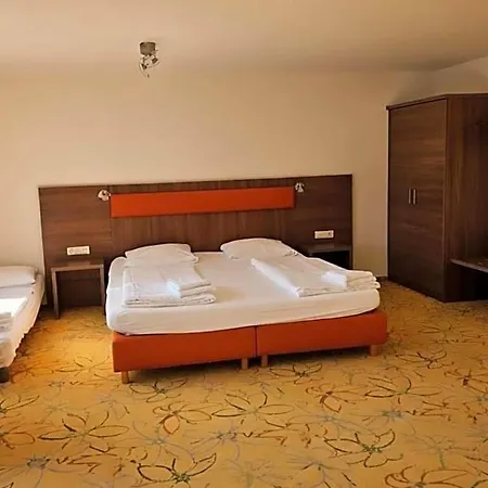 Hotel Aviva By Apolonia 3*