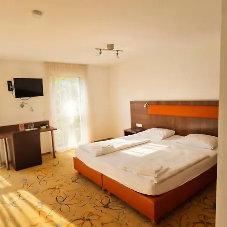 Hotel Aviva By Apolonia 3*