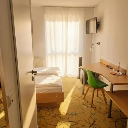 Aviva By Apolonia Hotel