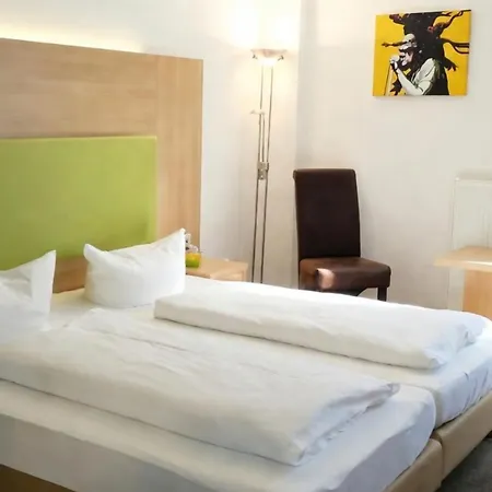 Hotel Aviva By Apolonia 3*